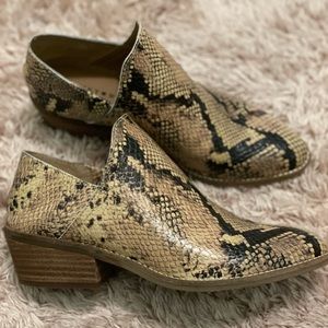 Lucky 🍀 Brand snake print ankle bootie